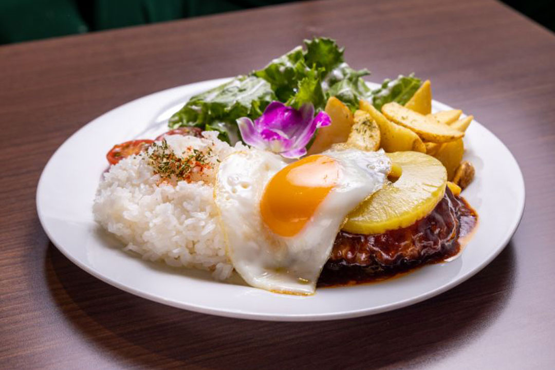 Hawaiian Dining SOLA