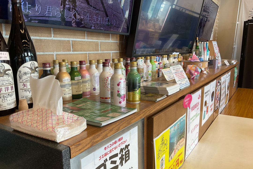 駅なかワインサーバー（笛吹市石和温泉駅観光案内所）