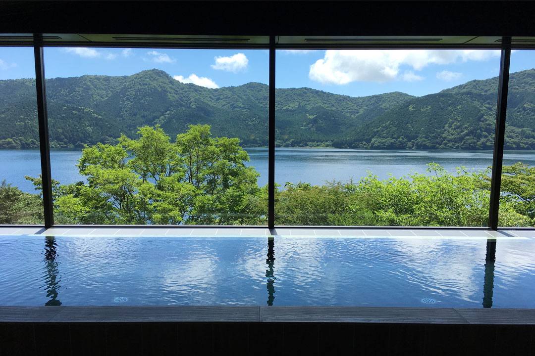 絶景日帰り温泉 龍宮殿本館