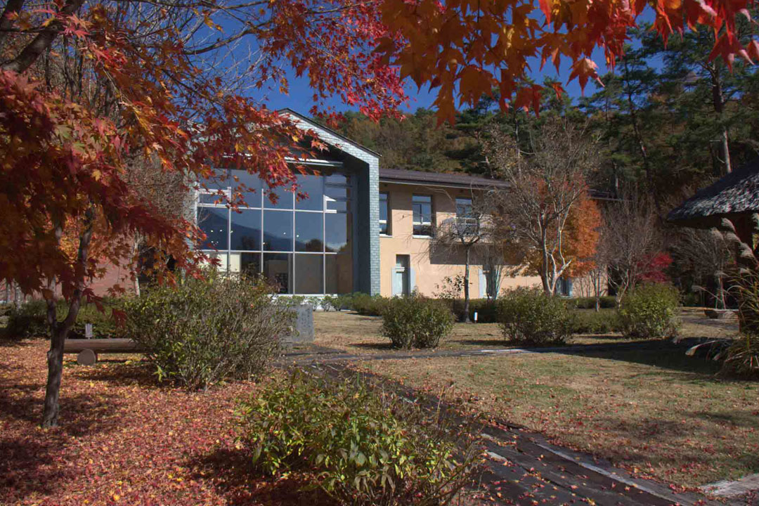 四季の杜おしの公園　岡田紅陽写真美術館・小池邦夫絵手紙美術館